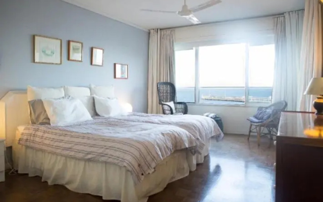 Apartment W Stunning View - MARINA - Free Parking & AC