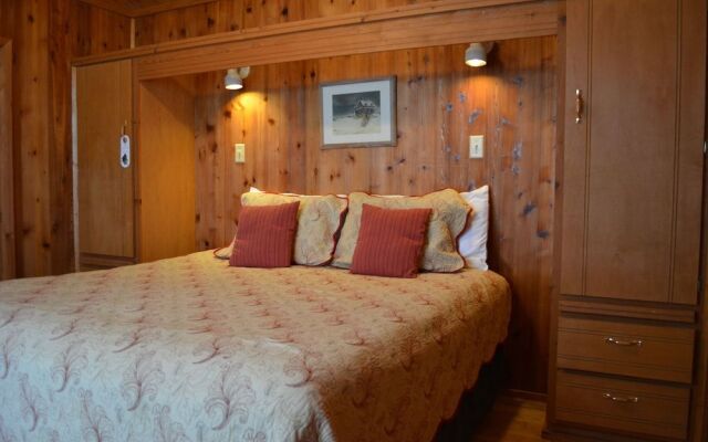 Black Walnut Point Inn
