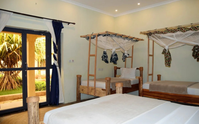Chanya Lodge