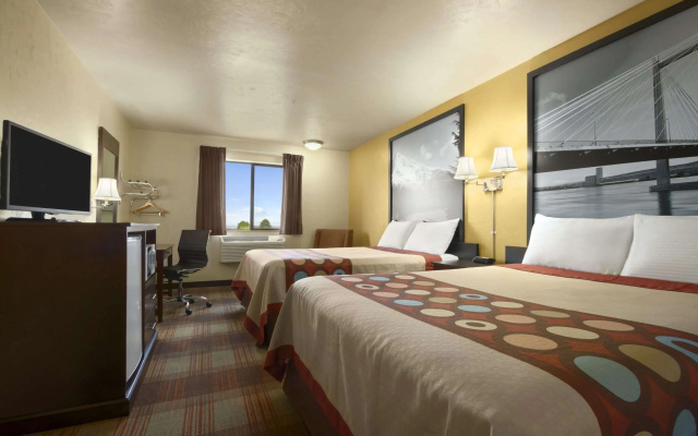 Super 8 by Wyndham Kennewick