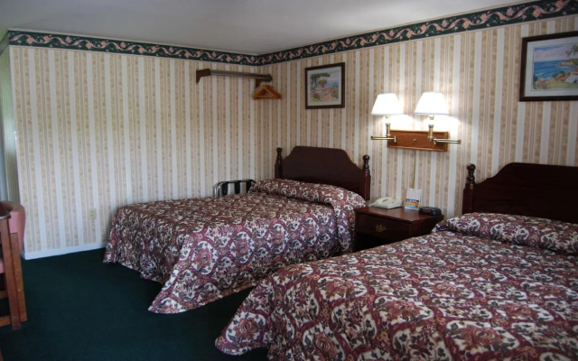 Lenox Inn