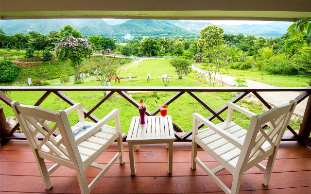 E-outfitting Pai Resort