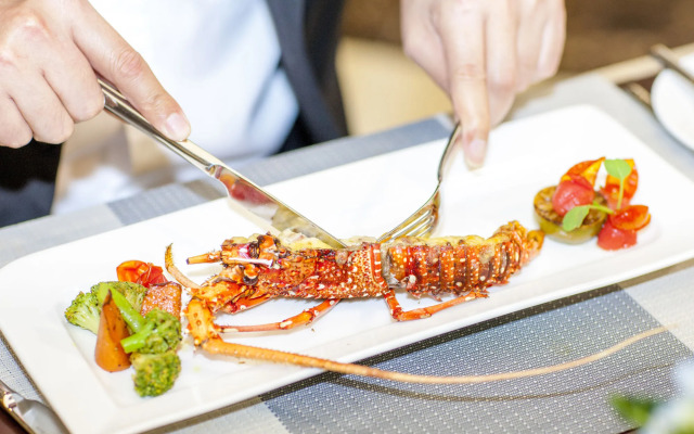 Muong Thanh Luxury Nhat Le Hotel