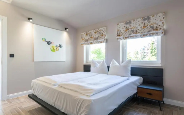 2H Horizon Hotel