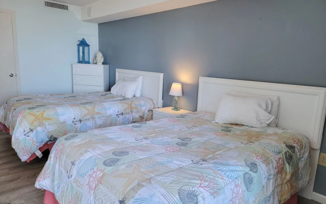 107 South Hampton 2 Bedroom Condo