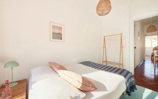 Central & Sunny 2Br Apt Near Beach, By Timecooler