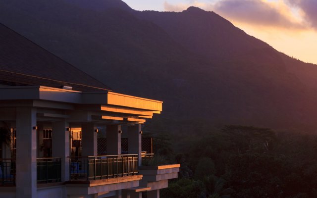 Отель Savoy Seychelles Resort & Spa Сейшельские острова, Остров Маэ - отзывы, цены и фото номеров - забронировать отель Savoy Seychelles Resort & Spa онлайн вид на фасад