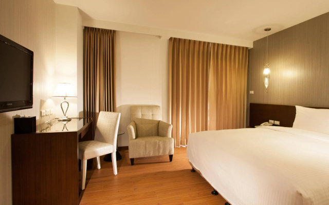CHECK inn SELECT Hualien LinSen