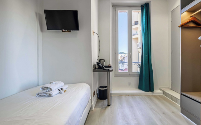 Hotel Avaton - Single Bedroom - Cannes Palais