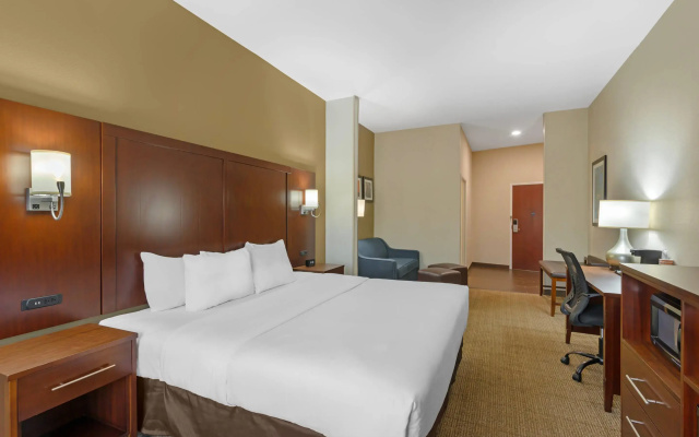 Comfort Suites Savannah Gateway I-95