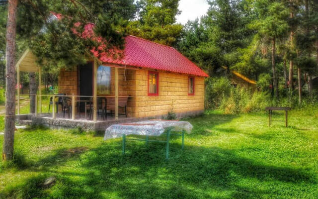 Отель Sevan Lake Cottages вид на фасад