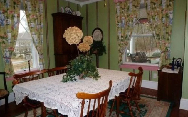 Pine Gables of Aberdeen Bed & Breakfast