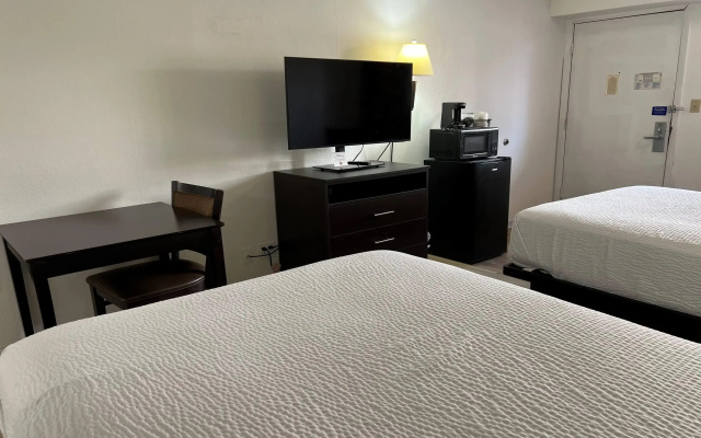 Days Inn by Wyndham Overland Park/Metcalf/Convention Center