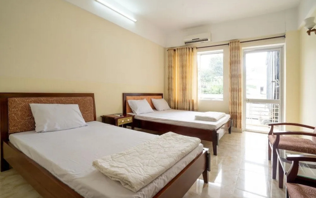 AD 41 Hotel