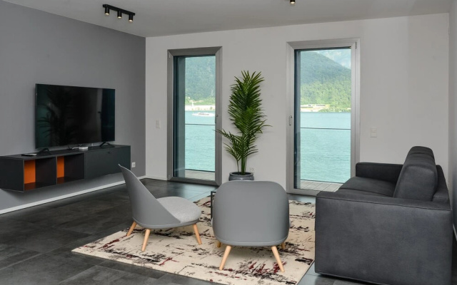 Front Lake Vacation Rental Melì in Melide