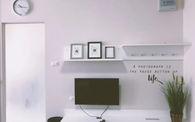 Dcondo Creek Design Room