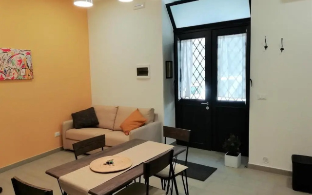 Theatron House
