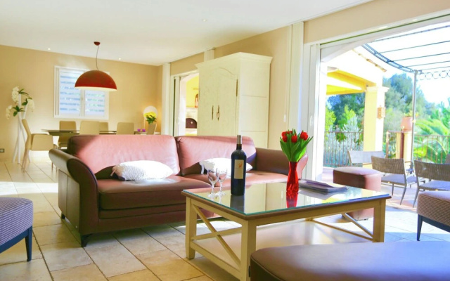 Magnificent Villa In Vence with Swimming Pool