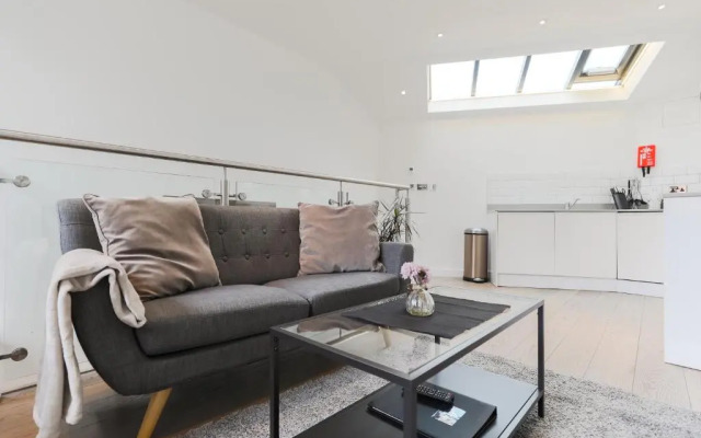 Trafalgar Square Apartments