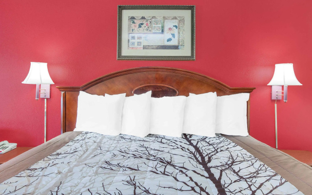 Days Inn by Wyndham Newton