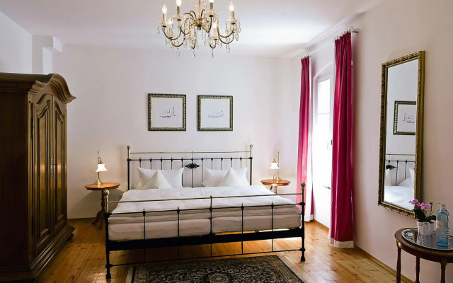 Dicker Mann Hotel Zum Blauen Krebs