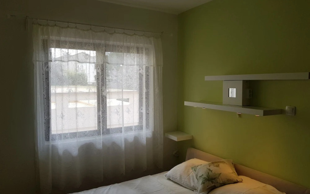Apartment and Room Marica
