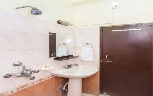 FabExpress Gallivant Guest House