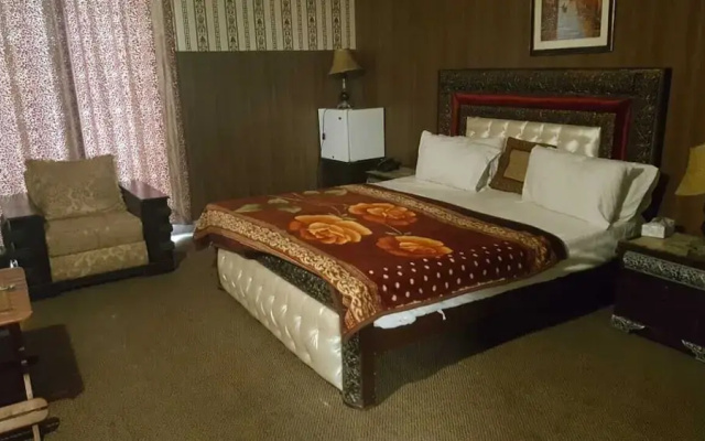 Lasani Continental Hotel Lahore