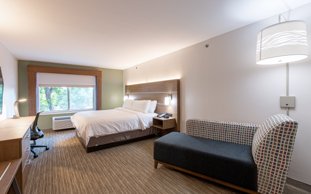 Holiday Inn Express & Suites Arlington North - Stadium Area by IHG