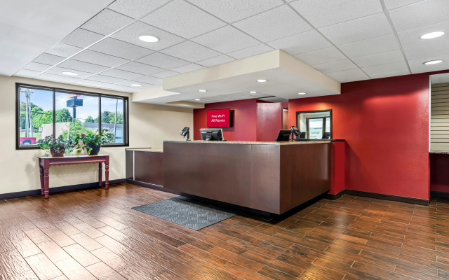 Red Roof Inn PLUS+ & Suites Malone