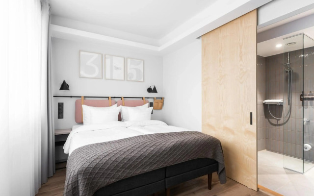 Oru Hub Hotel Tallinn — Handwritten Collection