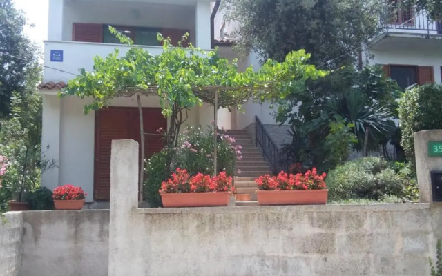 Štinjan-Studio apartment Petrić