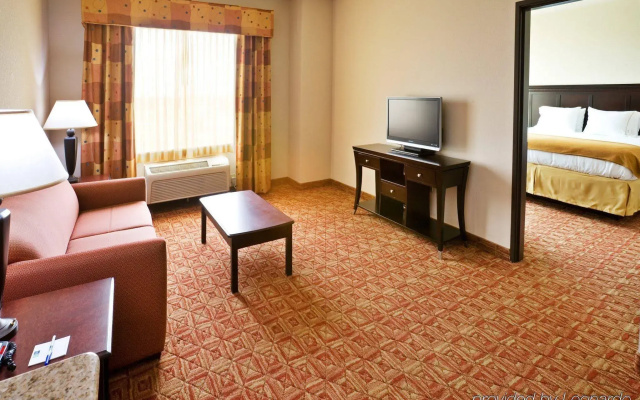Comfort Inn & Suites Denison - Lake Texoma