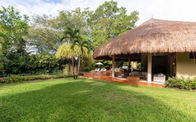 w Charming 5BR Villa at Mesa de Yeguas