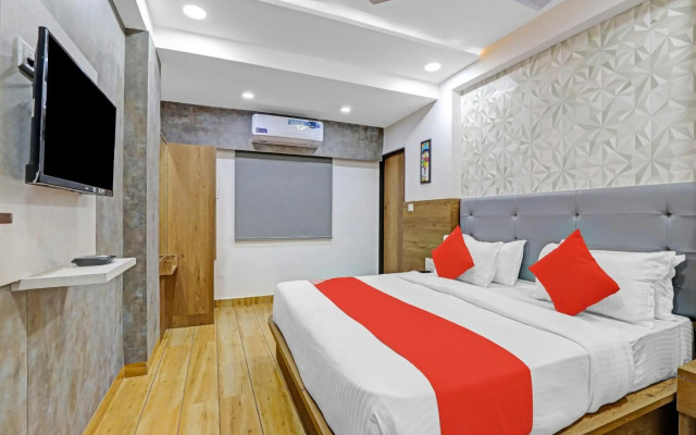 OYO 85289 Hotel Raffles
