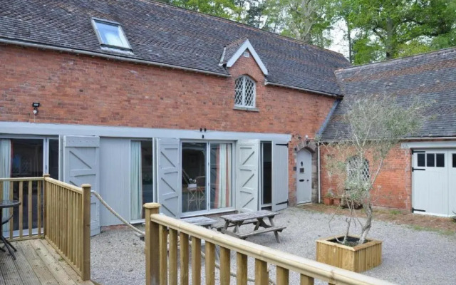 The Stables Apartment at Cefn Tilla Court, Usk