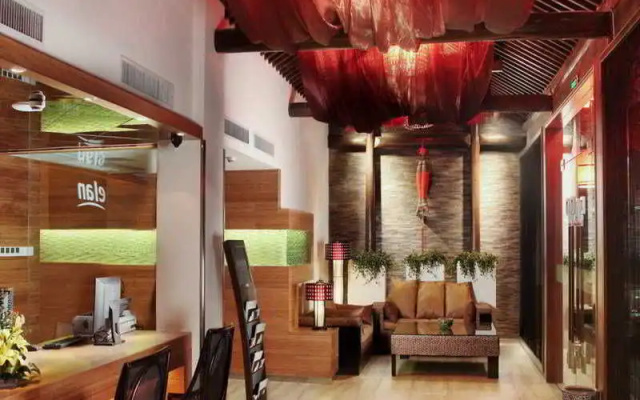 Elan Inn West Lake