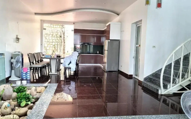 Top Hill Halong Homestay