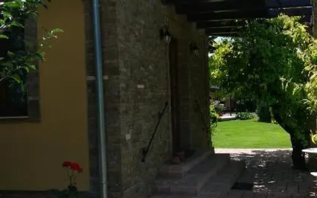 Duzzogó Vendégház Agárd