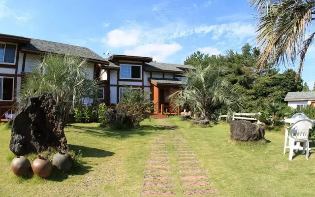 Seogwipo Jeju Yajawon Pension