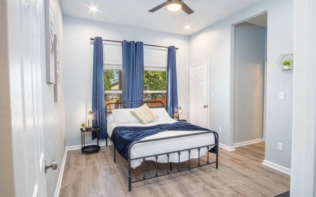 Inviting 4br/2ba Near Downtown & Riverwalk