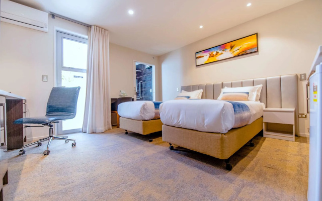 Alpine Hotel
