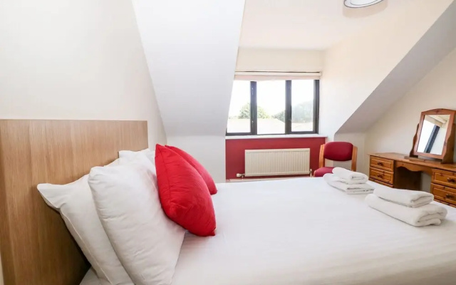 Marine Court Three Bedroom Second-floor Apartment 34