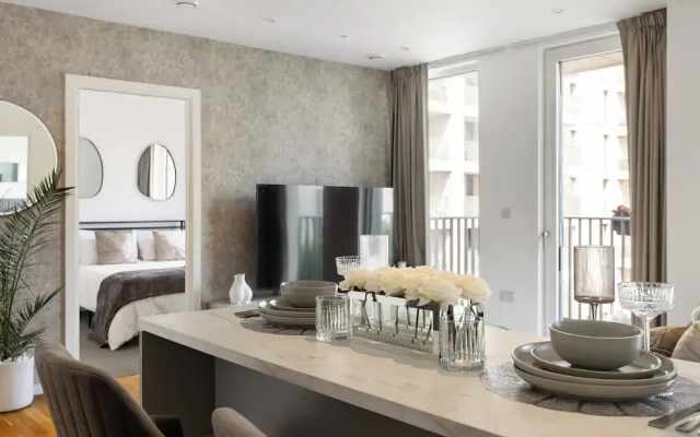 2 Bed-sleeps 4-balcony-family Friendly