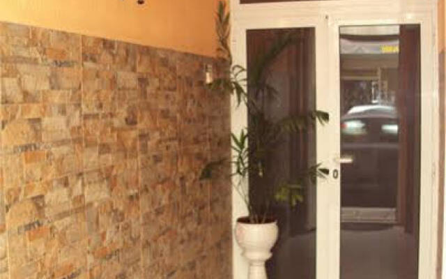 Отель Residencial Lira - B&B вид на фасад