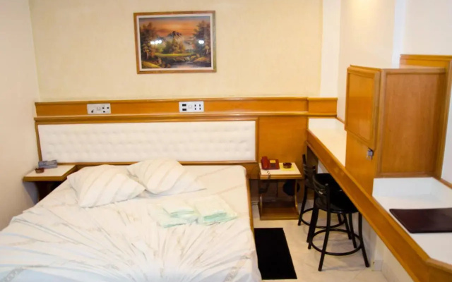 Omega Palace Hotel