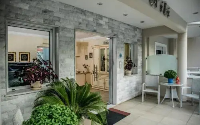 Niki Apartments