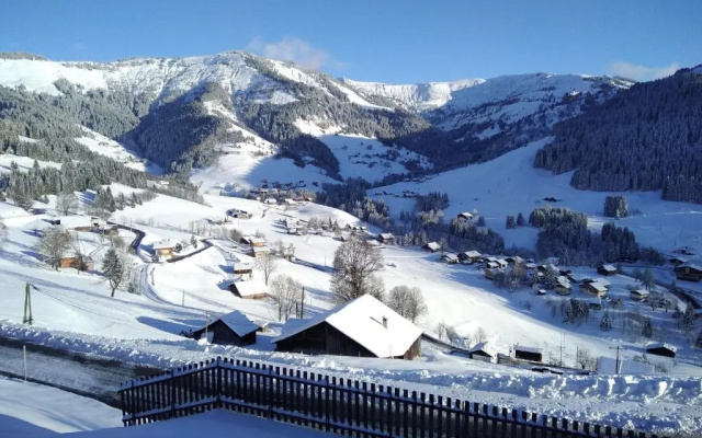 Demi Chalet Le LACHAT