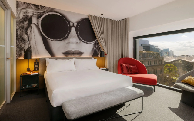 Hotel Indigo Melbourne on Flinders by IHG