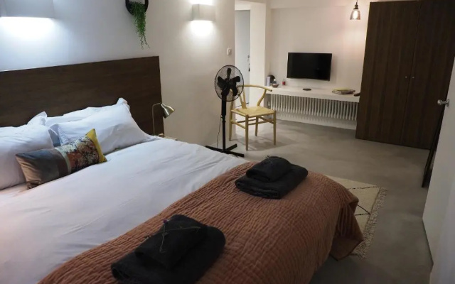 Montys Accommodation